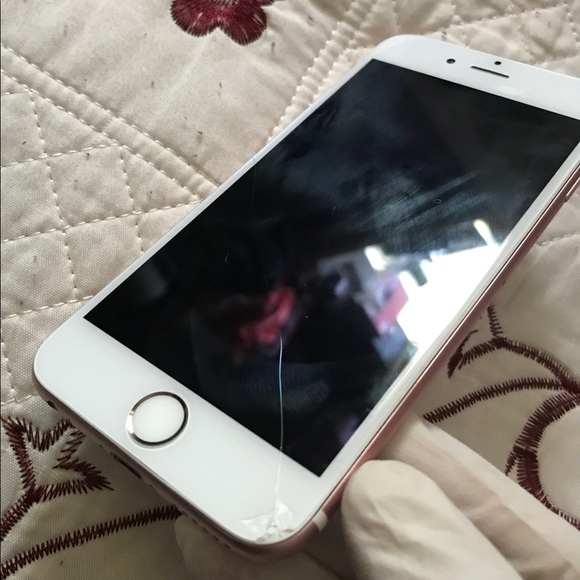 iPhone for parts only ( no working ) - Picture 3 of 5